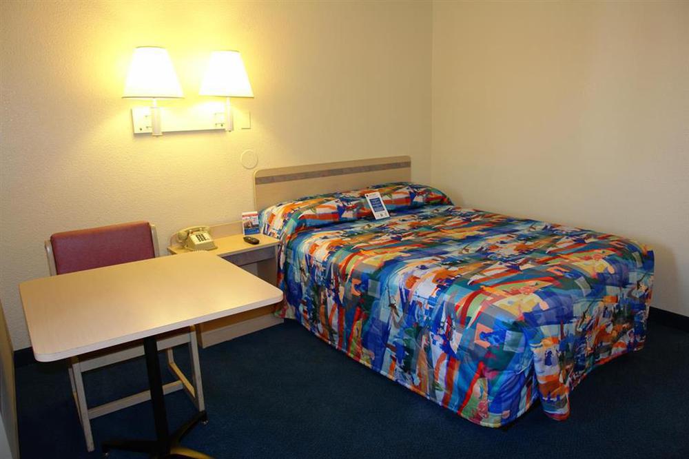 Motel 6-Reno, Nv - Virginia Plumb Стая снимка